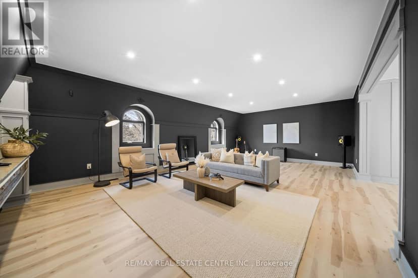 23 Cameron Drive — photo 39 of 40