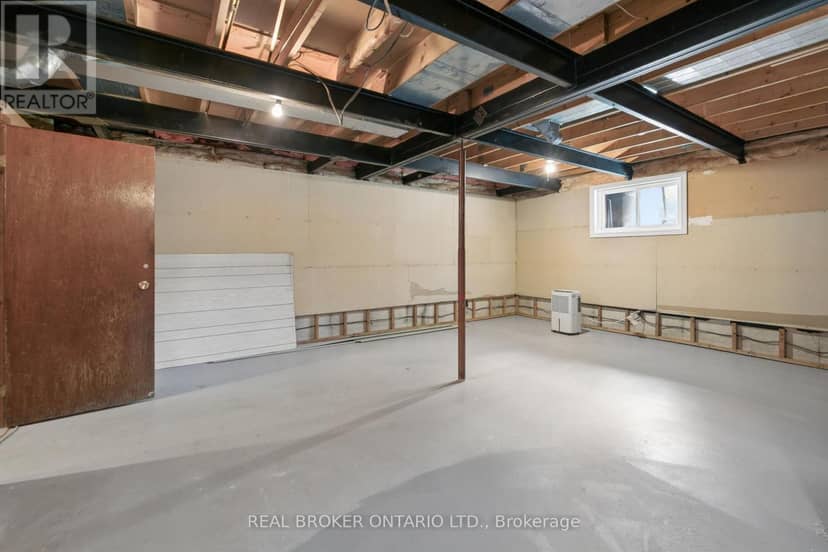 195 John Street S — photo 15 of 27