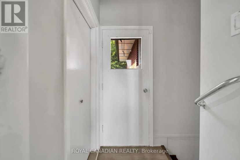 284 Cedar Crescent — photo 28 of 40