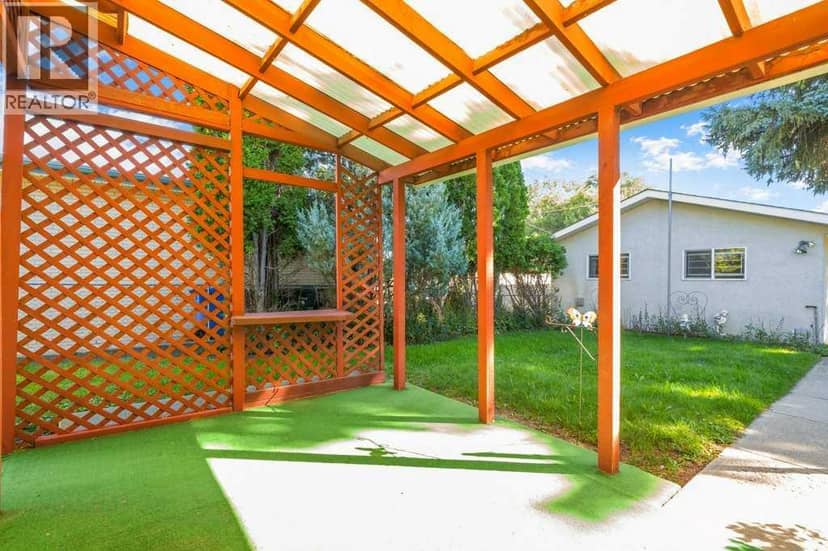 251 12 Street SE — photo 27 of 39