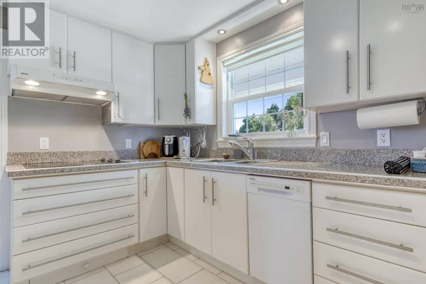 210 South Cove Drive — photo 9 of 40