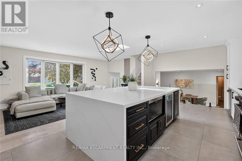 9 Leslie Drive — photo 18 of 40