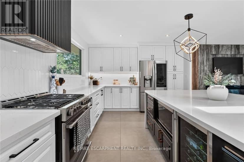 9 Leslie Drive — photo 17 of 40