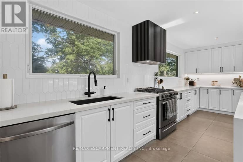 9 Leslie Drive — photo 15 of 40