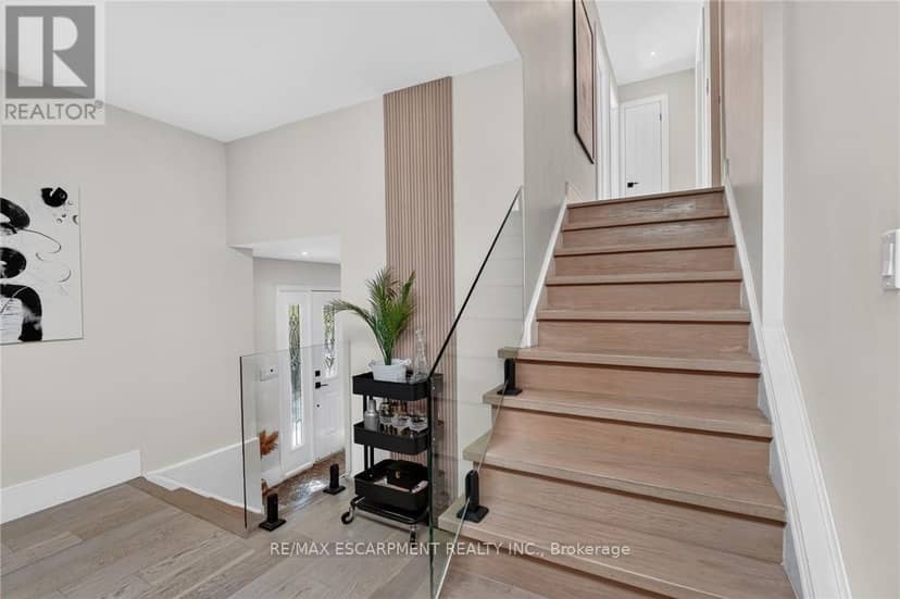 9 Leslie Drive — photo 19 of 40