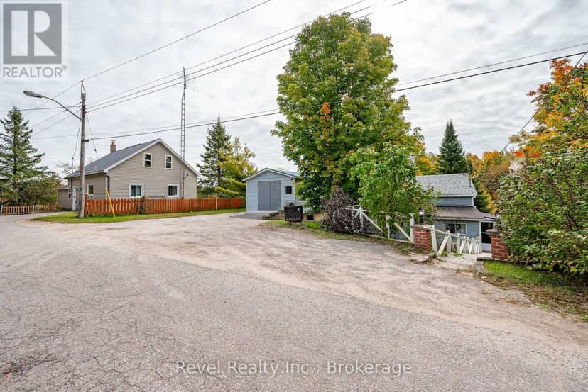 14 Richmond Street E — photo 10 of 40