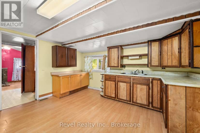 14 Richmond Street E — photo 19 of 40