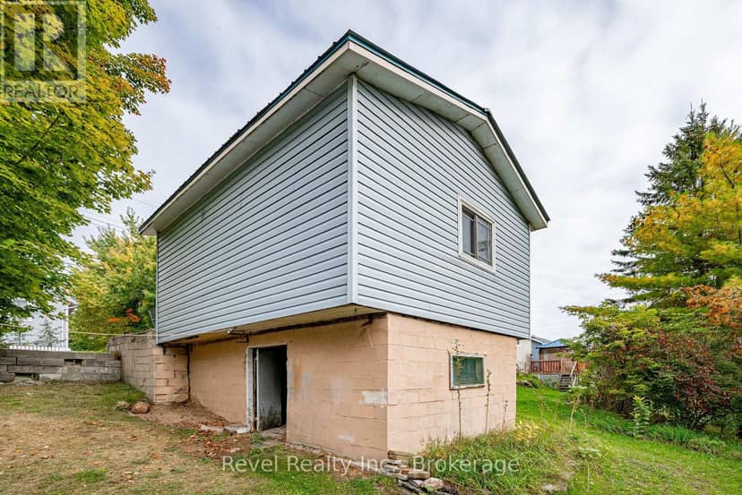 14 Richmond Street E — photo 36 of 40