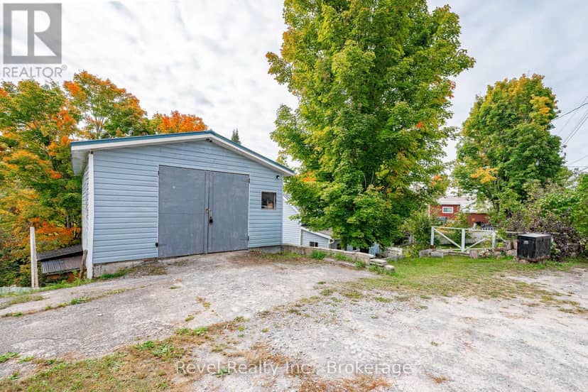 14 Richmond Street E — photo 38 of 40