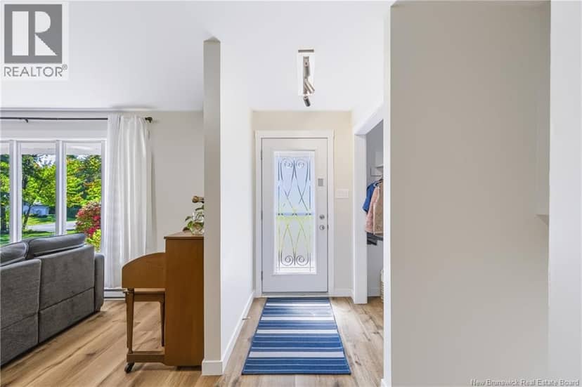 9 Neptune Crescent, Hanwell, photo 6