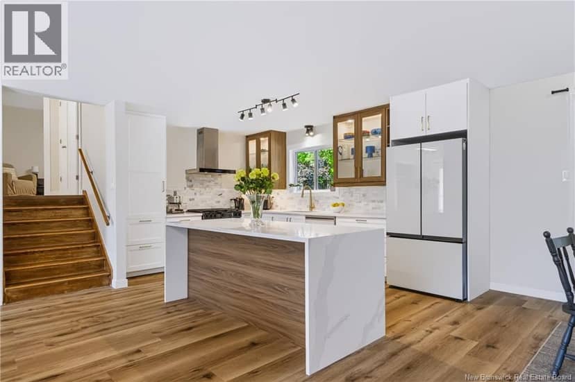 9 Neptune Crescent — photo 11 of 40