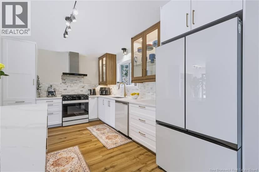 9 Neptune Crescent — photo 17 of 40