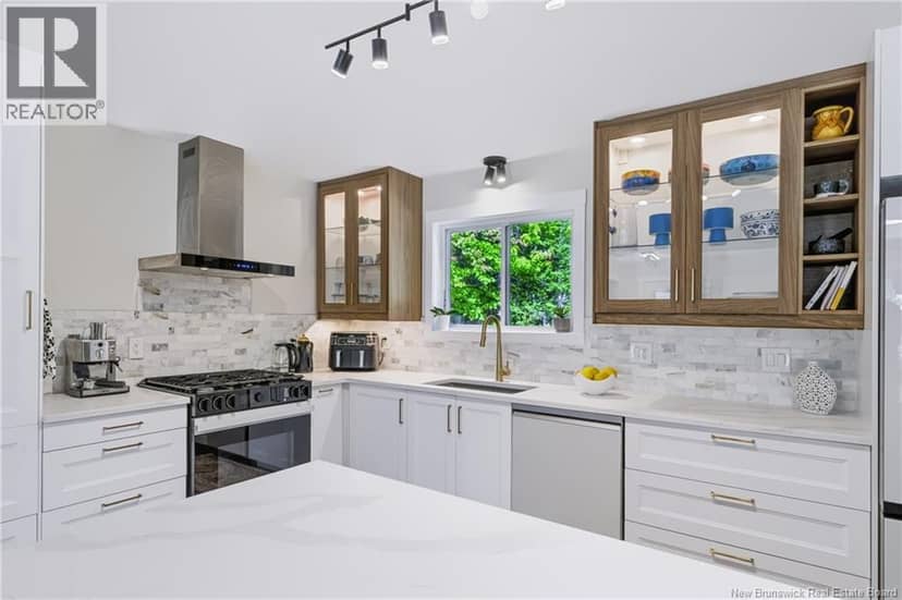 9 Neptune Crescent — photo 18 of 40