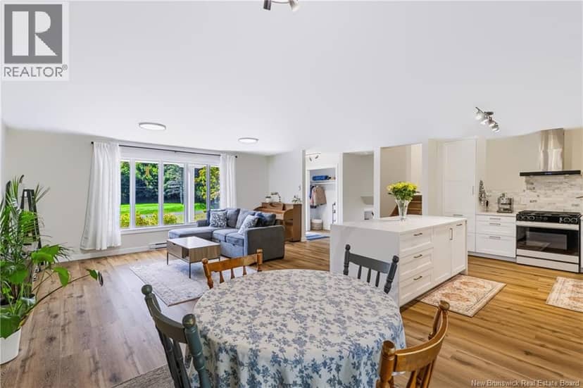 9 Neptune Crescent — photo 21 of 40