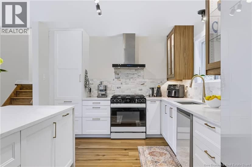 9 Neptune Crescent — photo 16 of 40