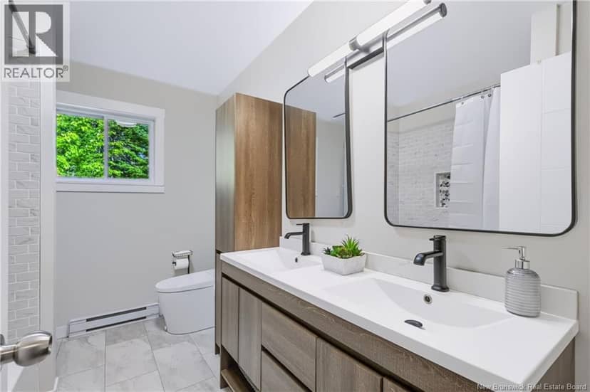 9 Neptune Crescent — photo 29 of 40