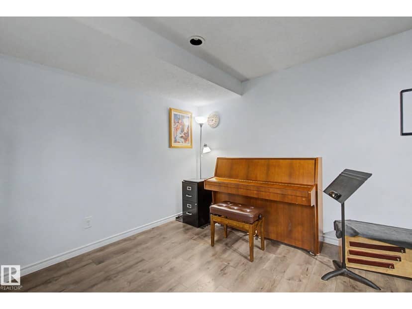 3706 41 AV NW — photo 30 of 40