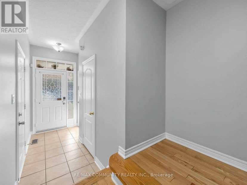 45 Tozer Crescent — photo 7 of 36