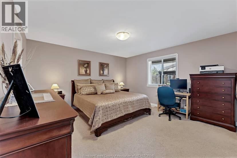 2207 Katella — photo 11 of 21
