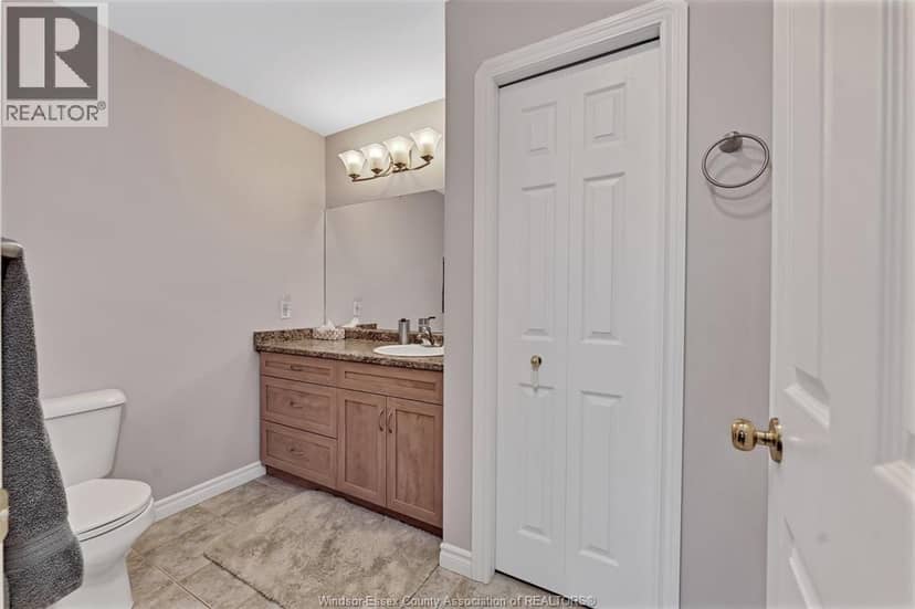 2207 Katella — photo 12 of 21
