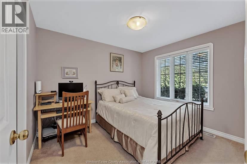 2207 Katella — photo 13 of 21