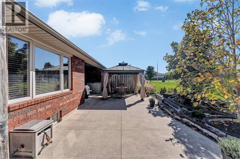 2207 Katella — photo 17 of 21