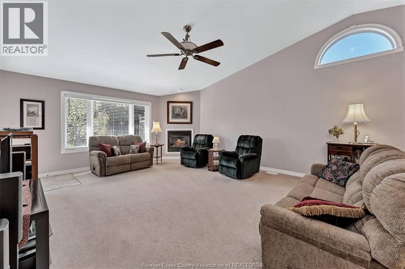 2207 Katella — photo 5 of 21
