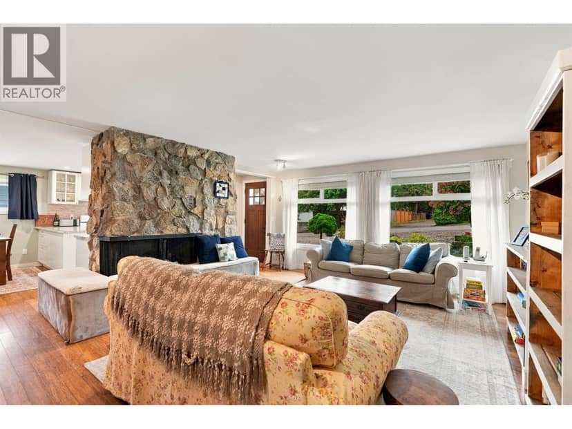 5734 PEBBLE CRESCENT, Sechelt, photo 4