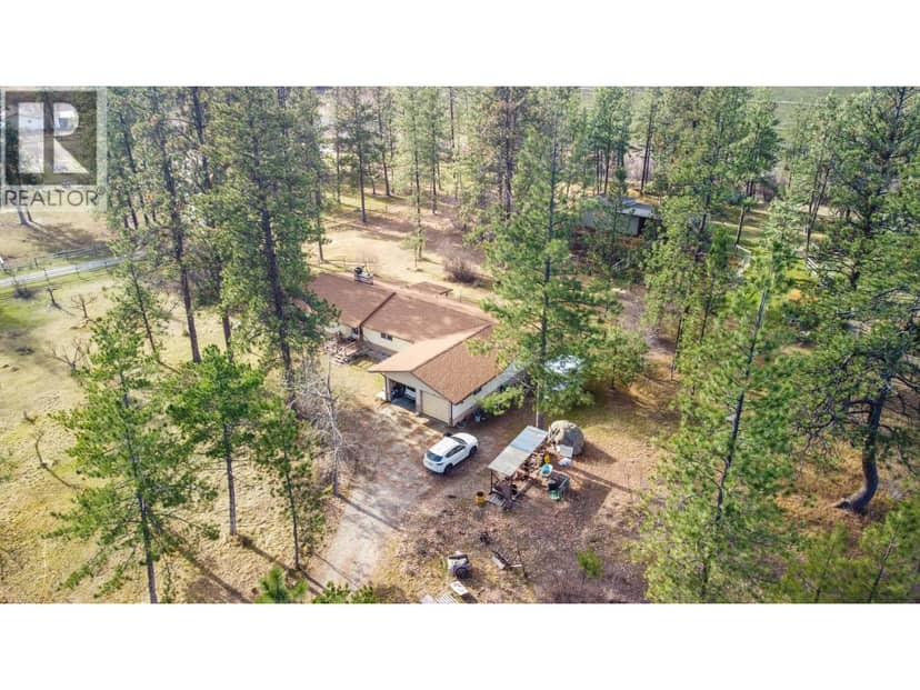 698 Green Lake Road, Oliver, photo 2
