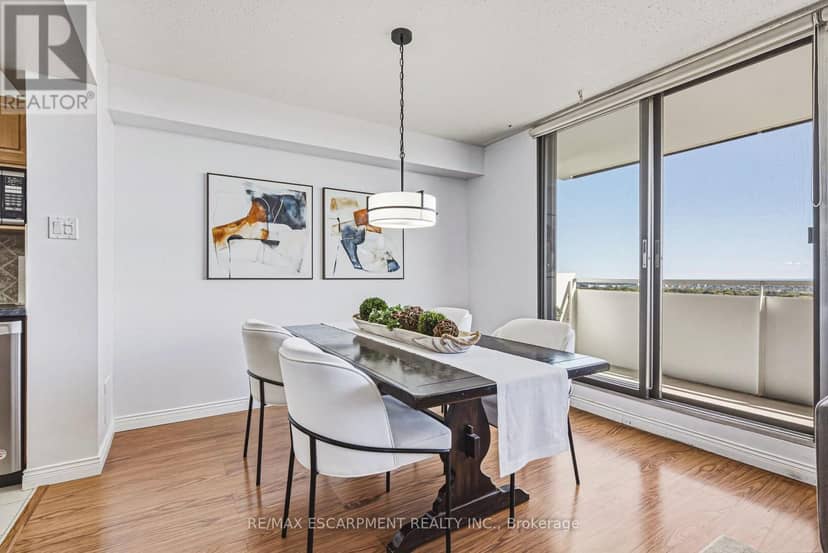 1105 - 2055 Upper Middle Road — photo 12 of 36