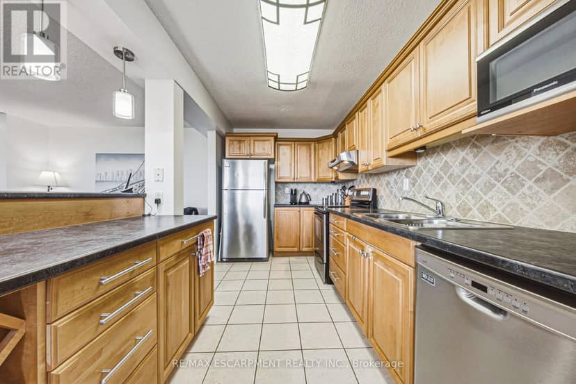 1105 - 2055 Upper Middle Road — photo 9 of 36