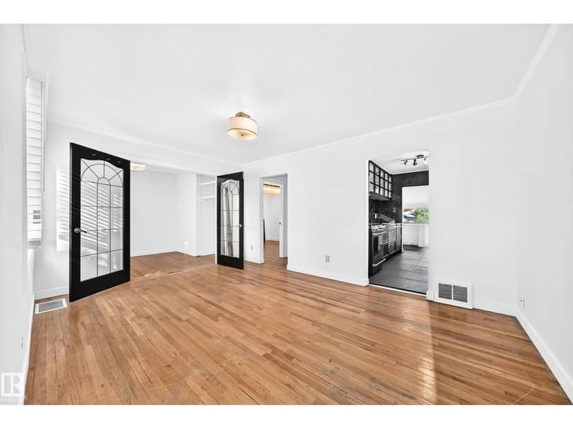 9506 72 AV NW — photo 12 of 40