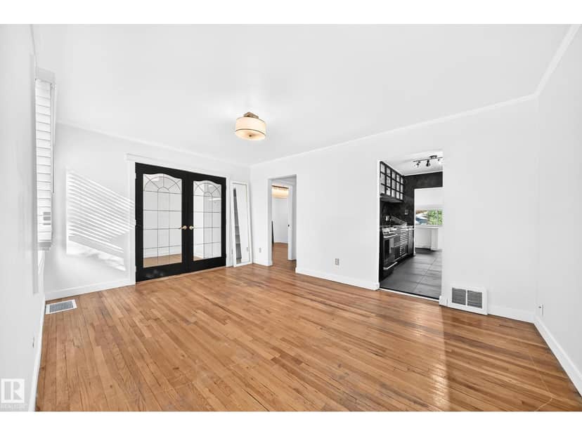 9506 72 AV NW — photo 15 of 40