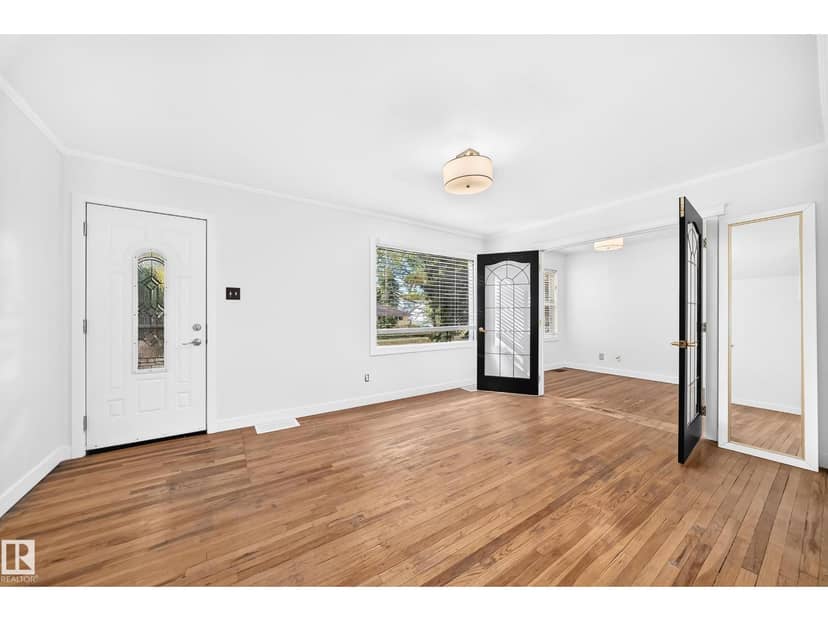 9506 72 AV NW — photo 17 of 40