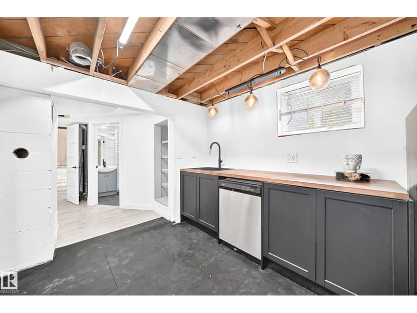 9506 72 AV NW — photo 38 of 40