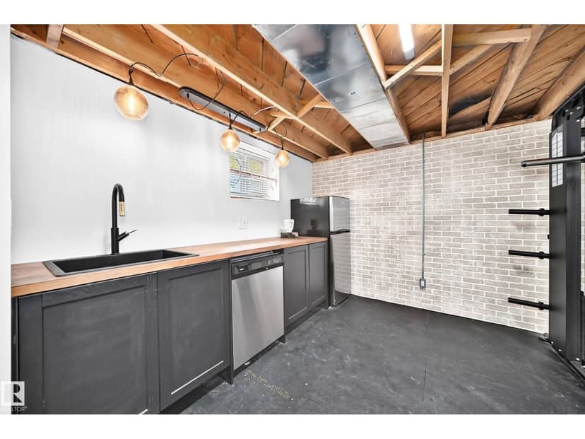 9506 72 AV NW — photo 39 of 40