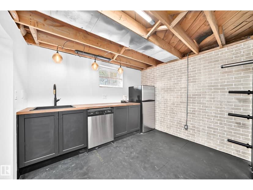 9506 72 AV NW — photo 40 of 40