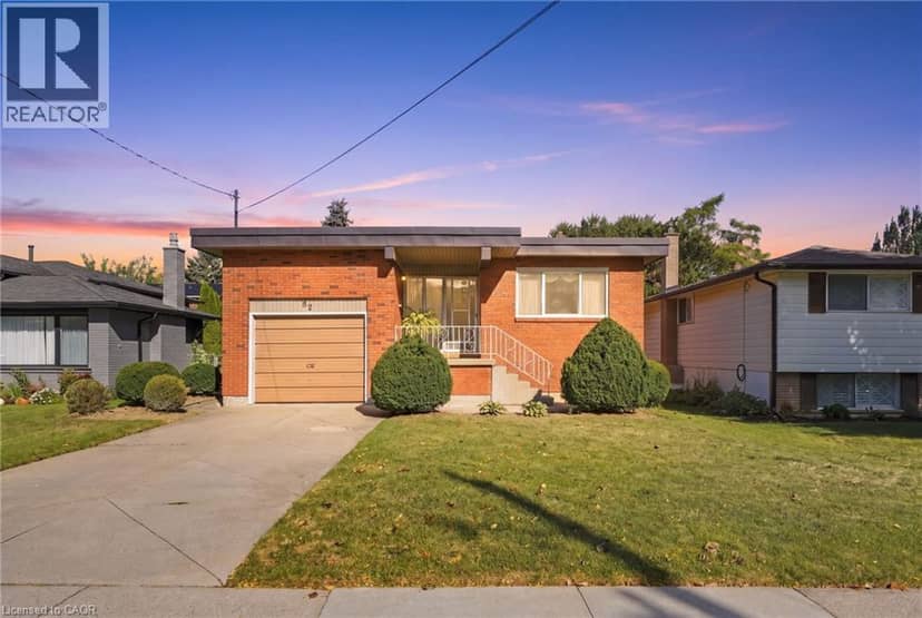 32 SAN FERNANDO Drive, Hamilton