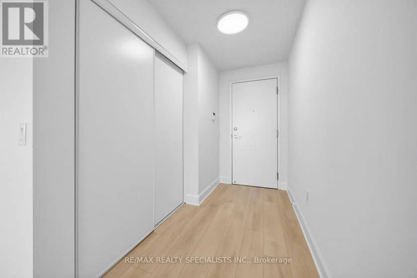2011 - 55 Strathaven Drive W — photo 8 of 32