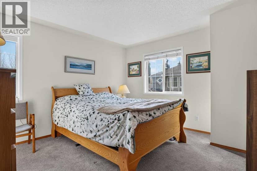 302 Mt Mckenzie Gardens SE — photo 27 of 40