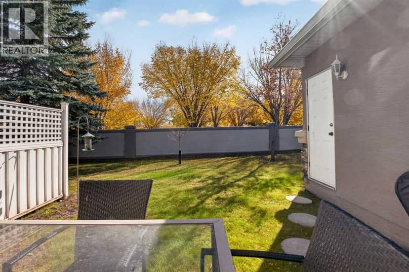 302 Mt Mckenzie Gardens SE — photo 37 of 40