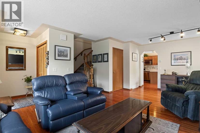 302 Mt Mckenzie Gardens SE, Calgary, photo 7