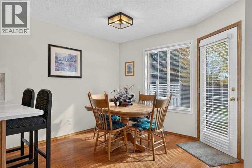 302 Mt Mckenzie Gardens SE — photo 12 of 40