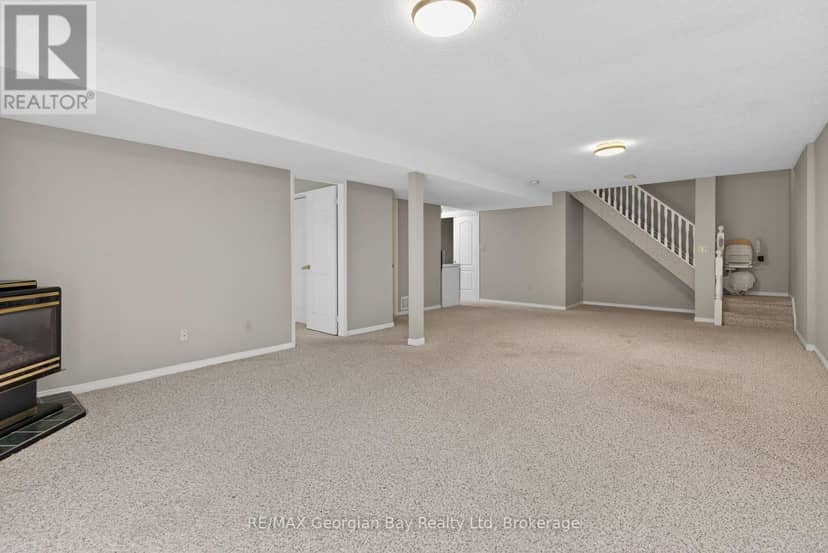63 - 696 King Street — photo 24 of 38
