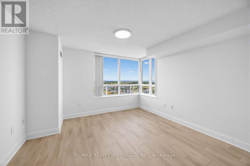2011 - 55 Strathaven Drive W — photo 16 of 32