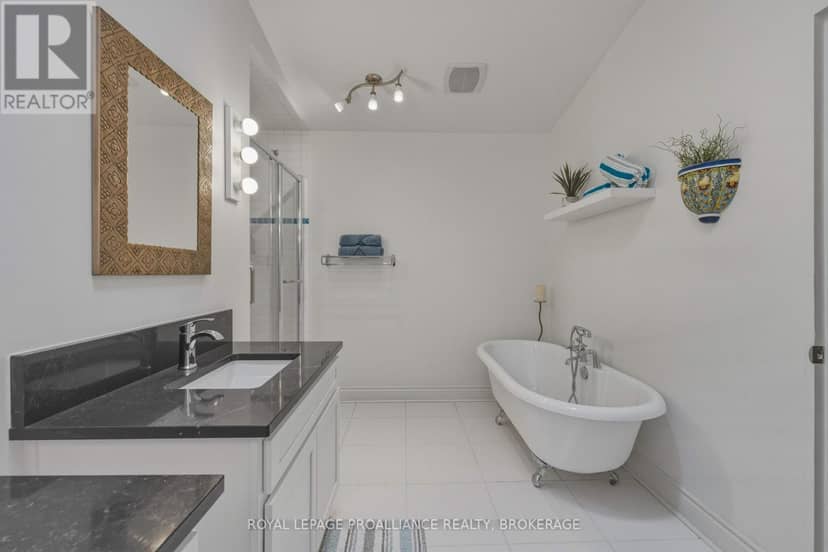 27 Riverside Drive — photo 25 of 40