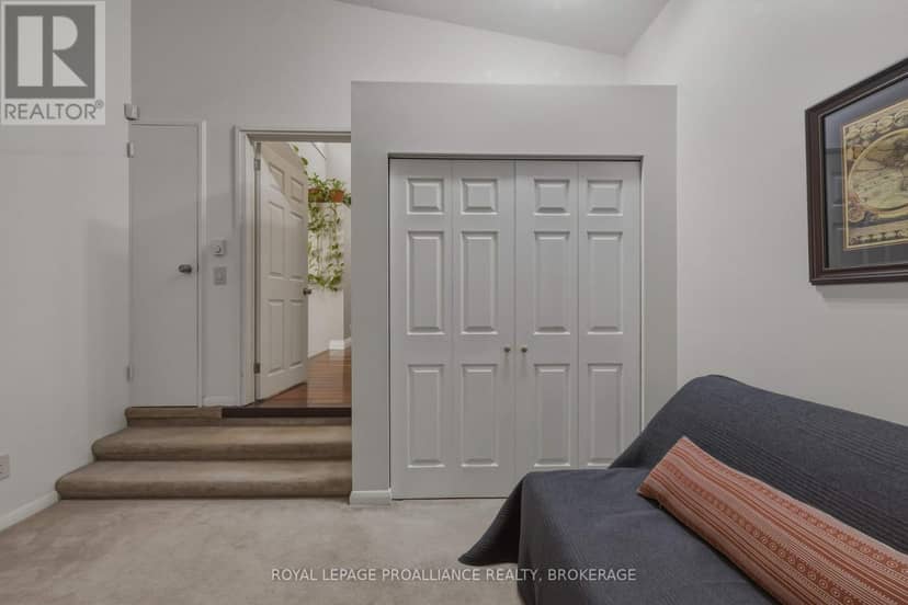 27 Riverside Drive — photo 22 of 40