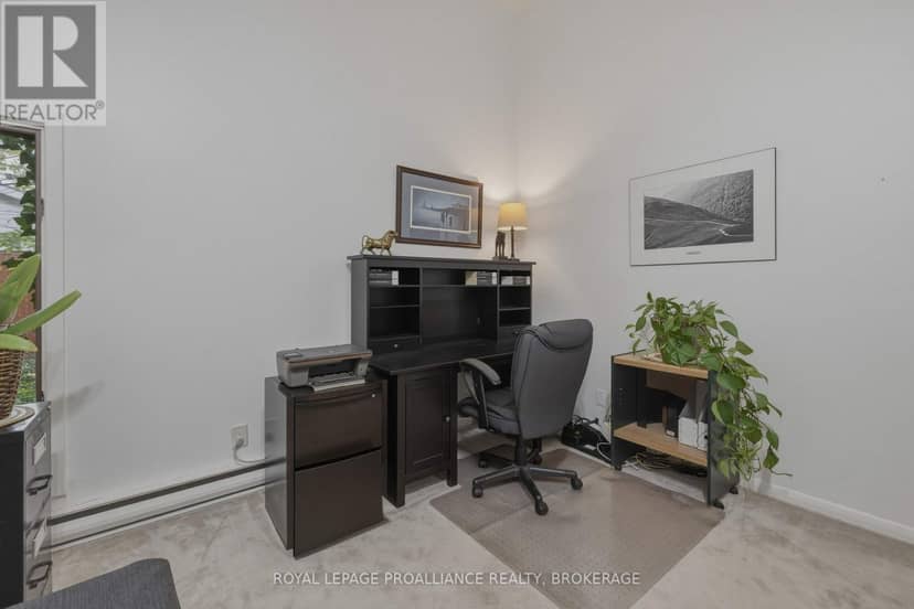 27 Riverside Drive — photo 21 of 40