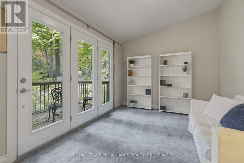 27 Riverside Drive — photo 30 of 40
