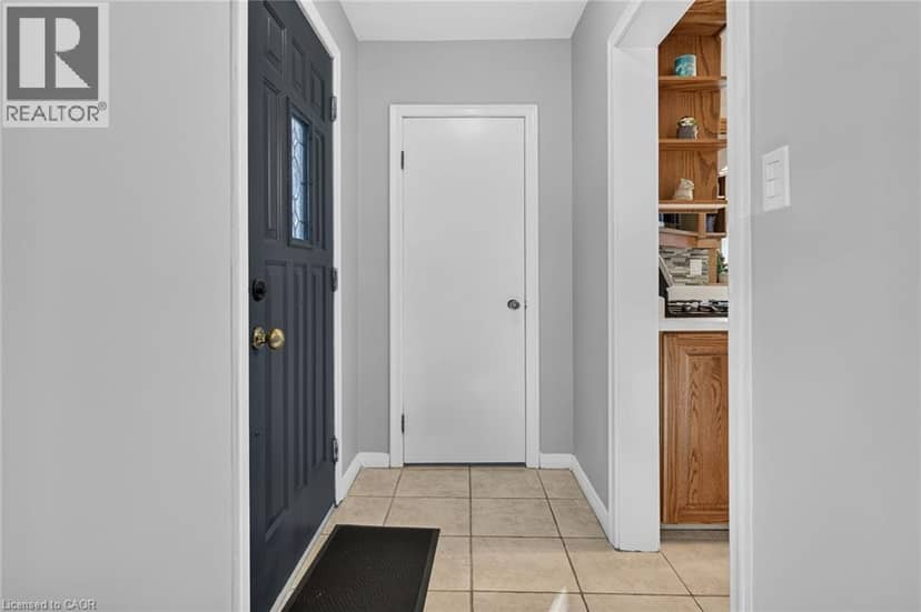19 WELBOURN Drive, Hamilton, photo 3